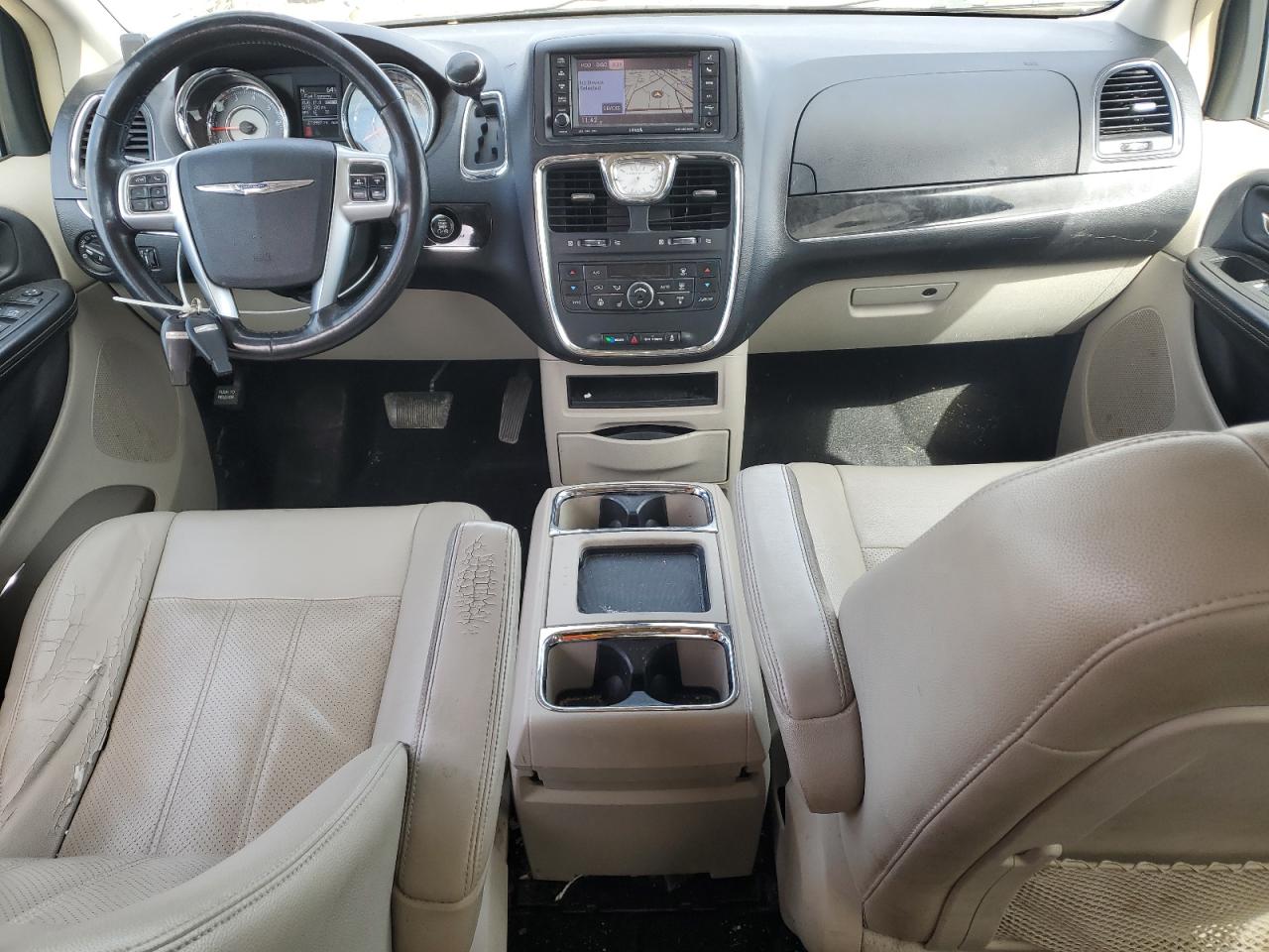 2012 Chrysler Town & Country - Image 8