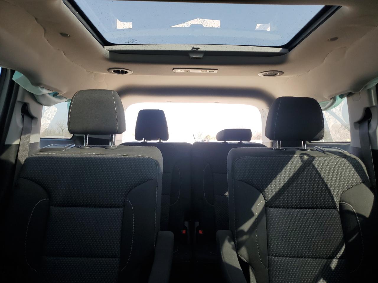 2022 GMC Acadia - Image 10