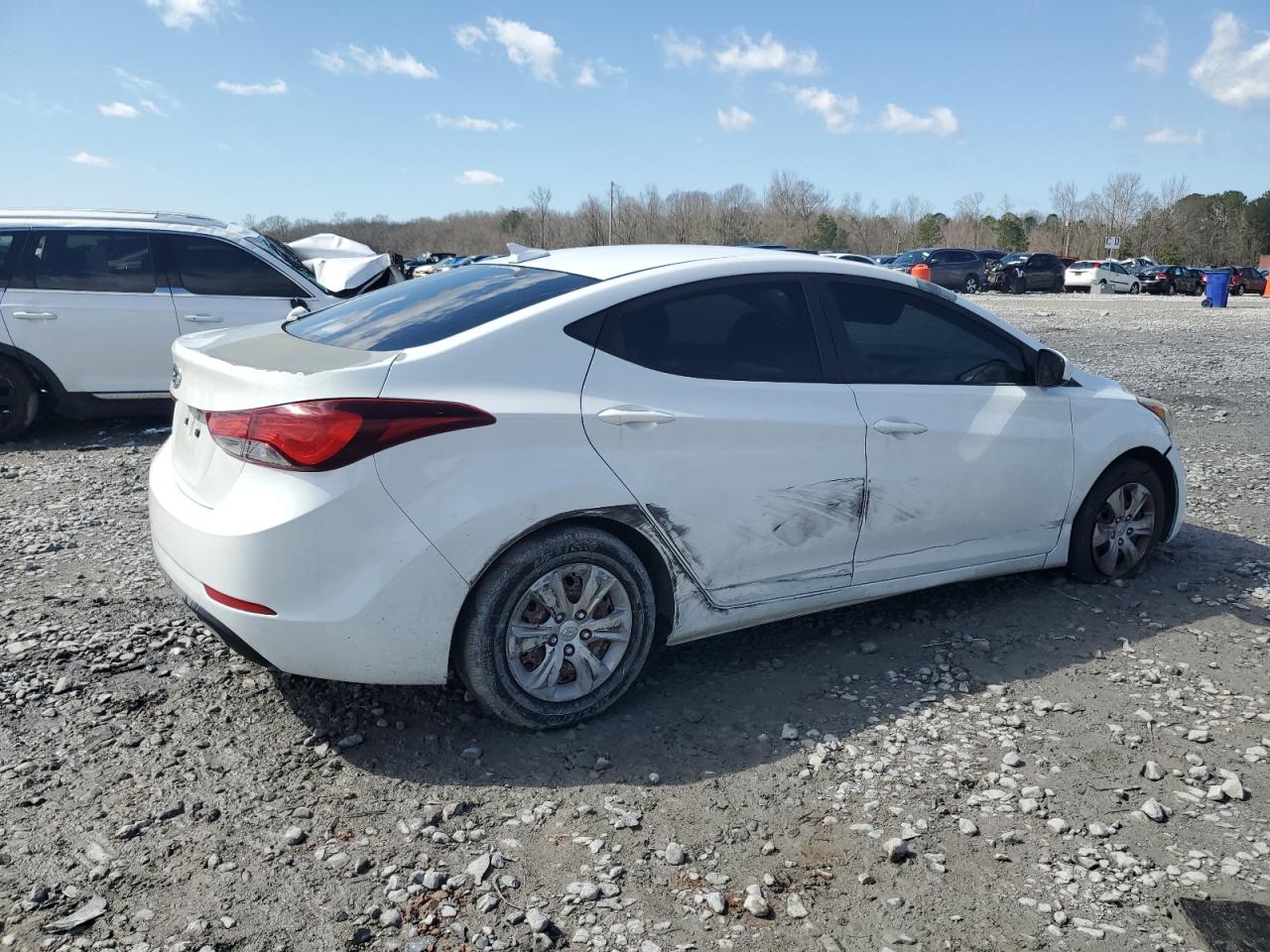 2016 Hyundai Elantra - Image 3