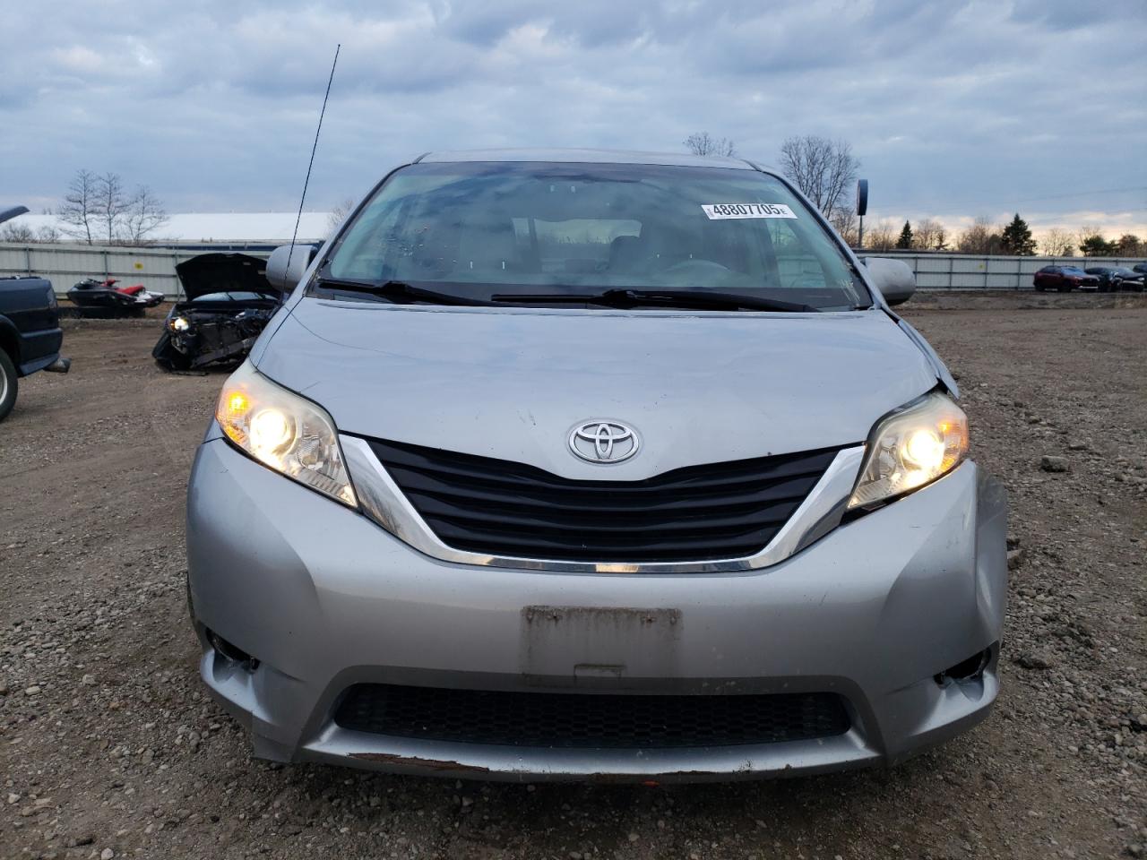 2012 Toyota Sienna - Image 5