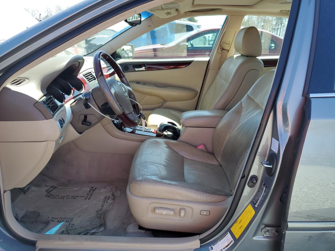 2004 Lexus ES - Image 7