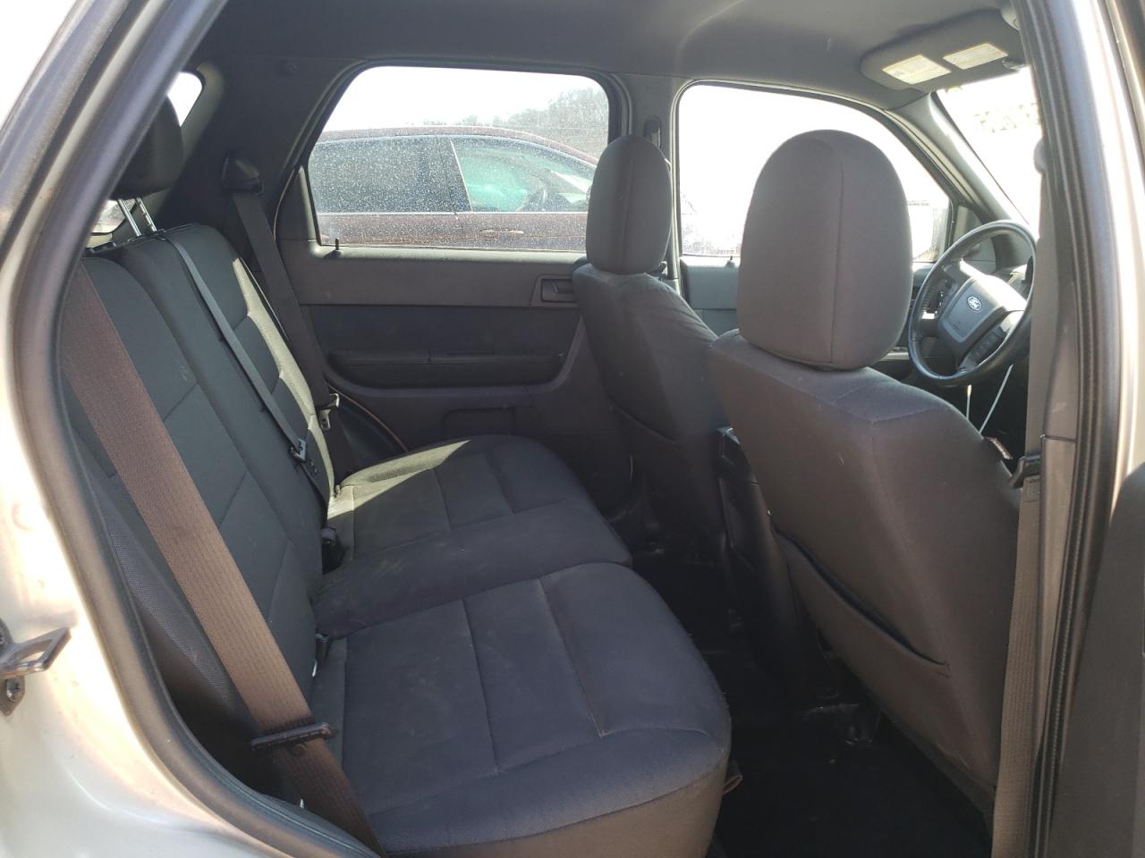 2011 Ford Escape - Image 11