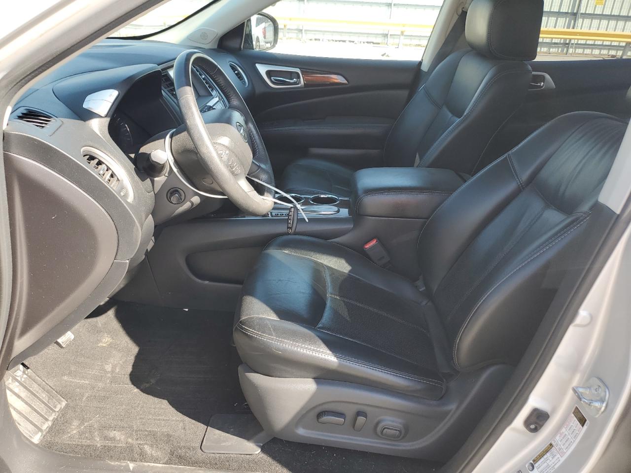 2014 Nissan Pathfinder - Image 7