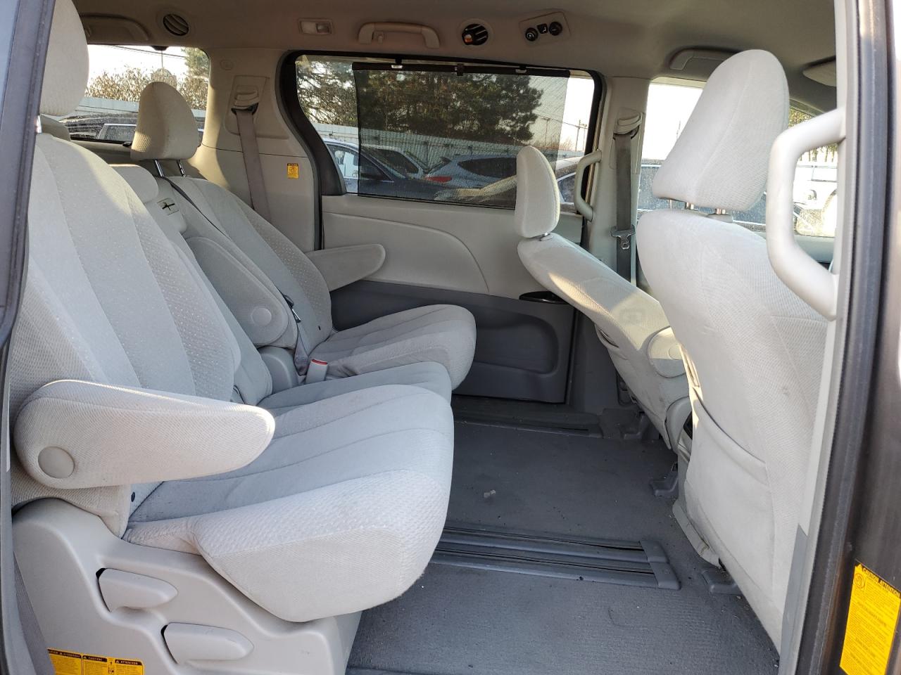 2011 Toyota Sienna Le VIN: 5TDKK3DC0BS015719 Lot: 48758665