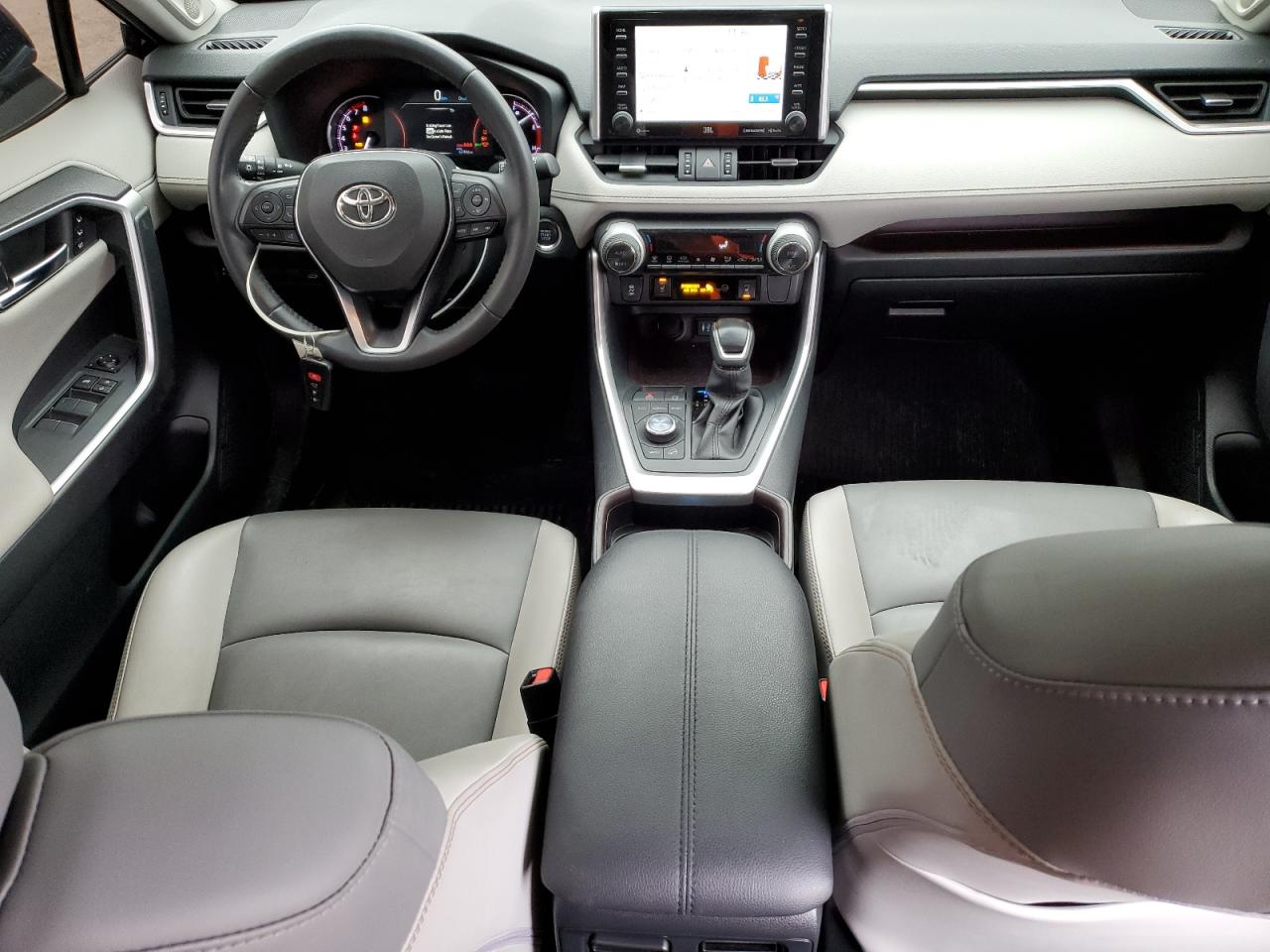 2019 Toyota RAV 4 - Image 8