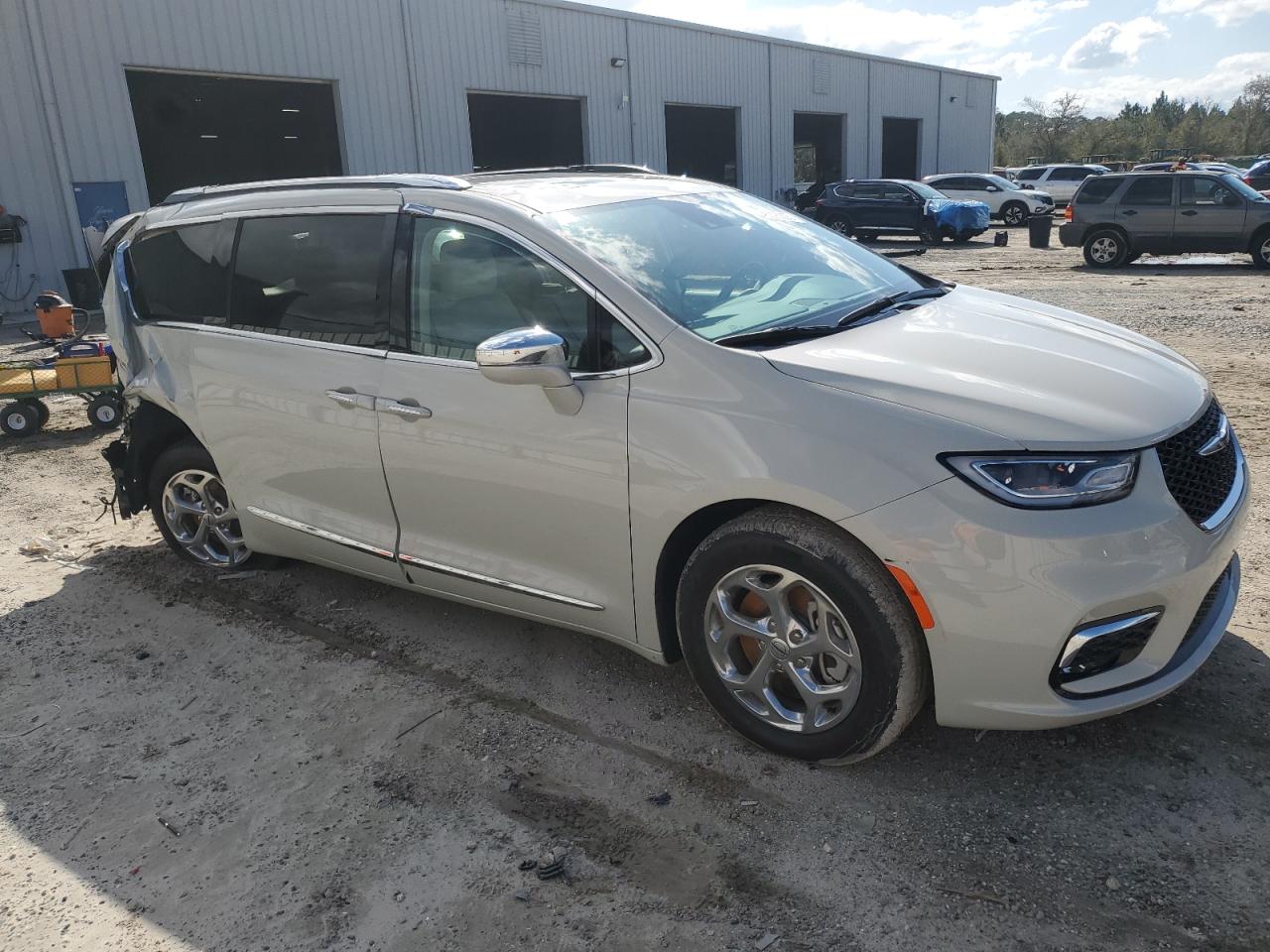 2021 Chrysler Pacifica - Image 4