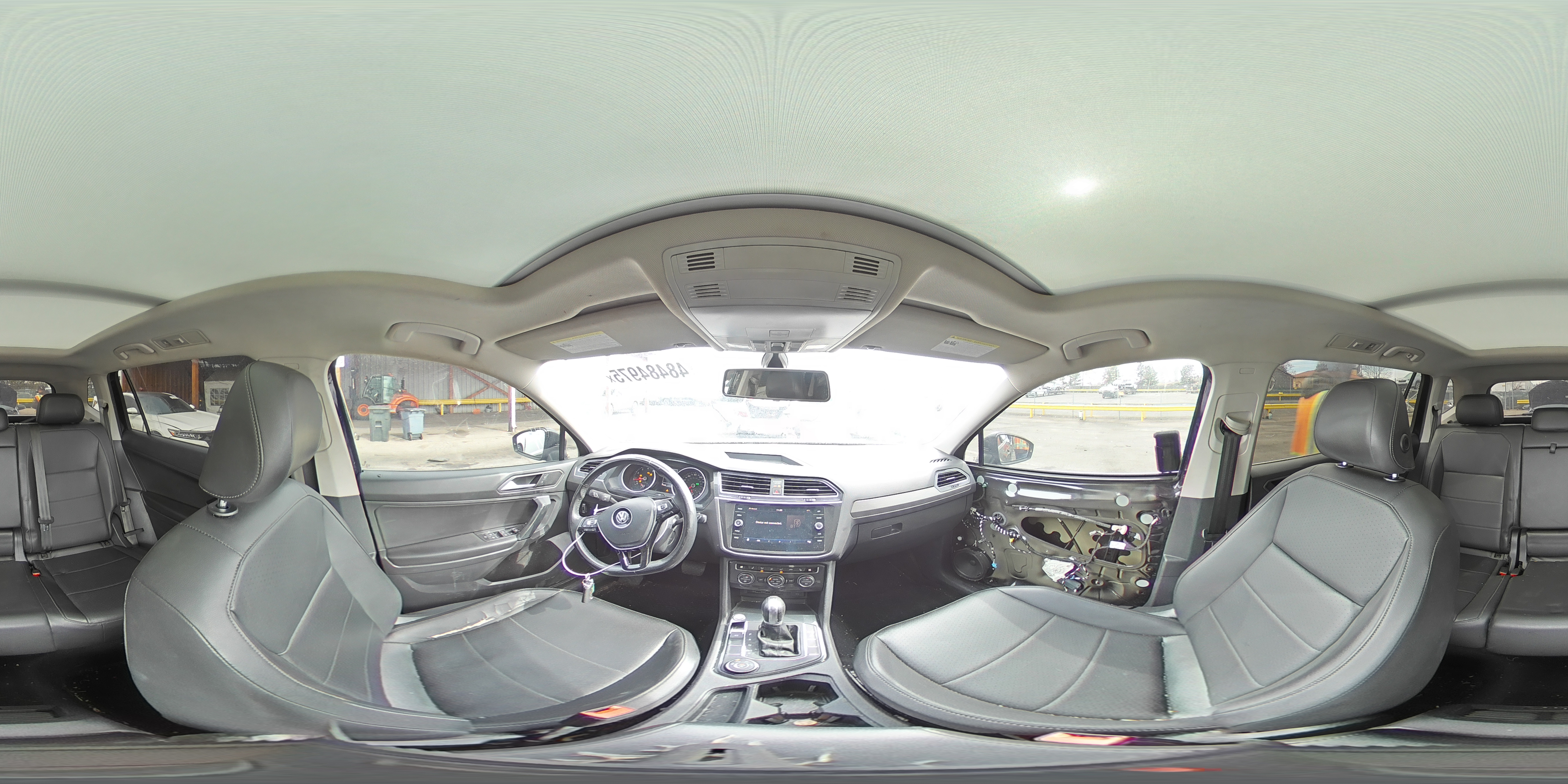 2019 Volkswagen Tiguan - Image 14