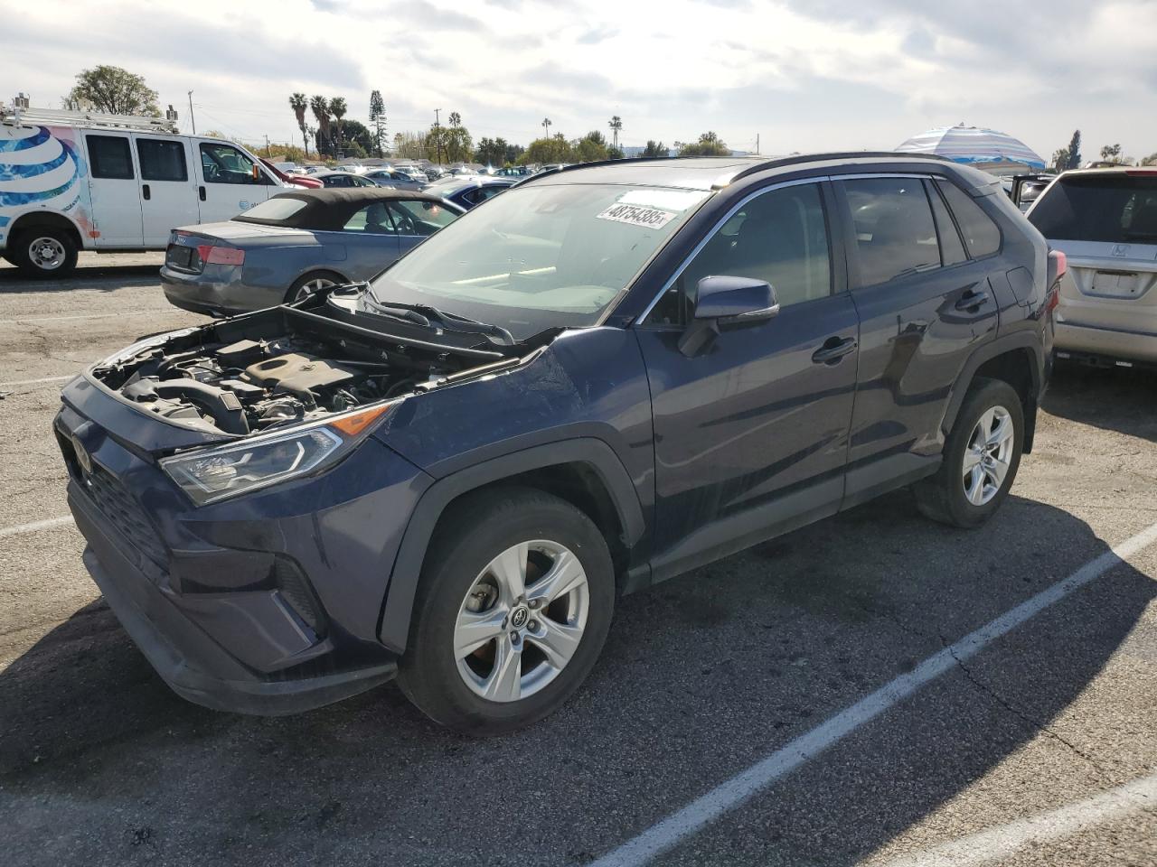 2019 Toyota Rav4 Xle للبيع في Van Nuys، CA - Front End