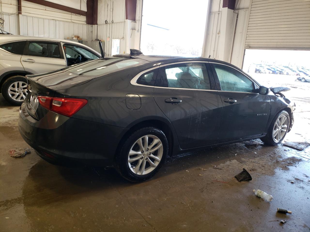 2018 Chevrolet Malibu - Image 3