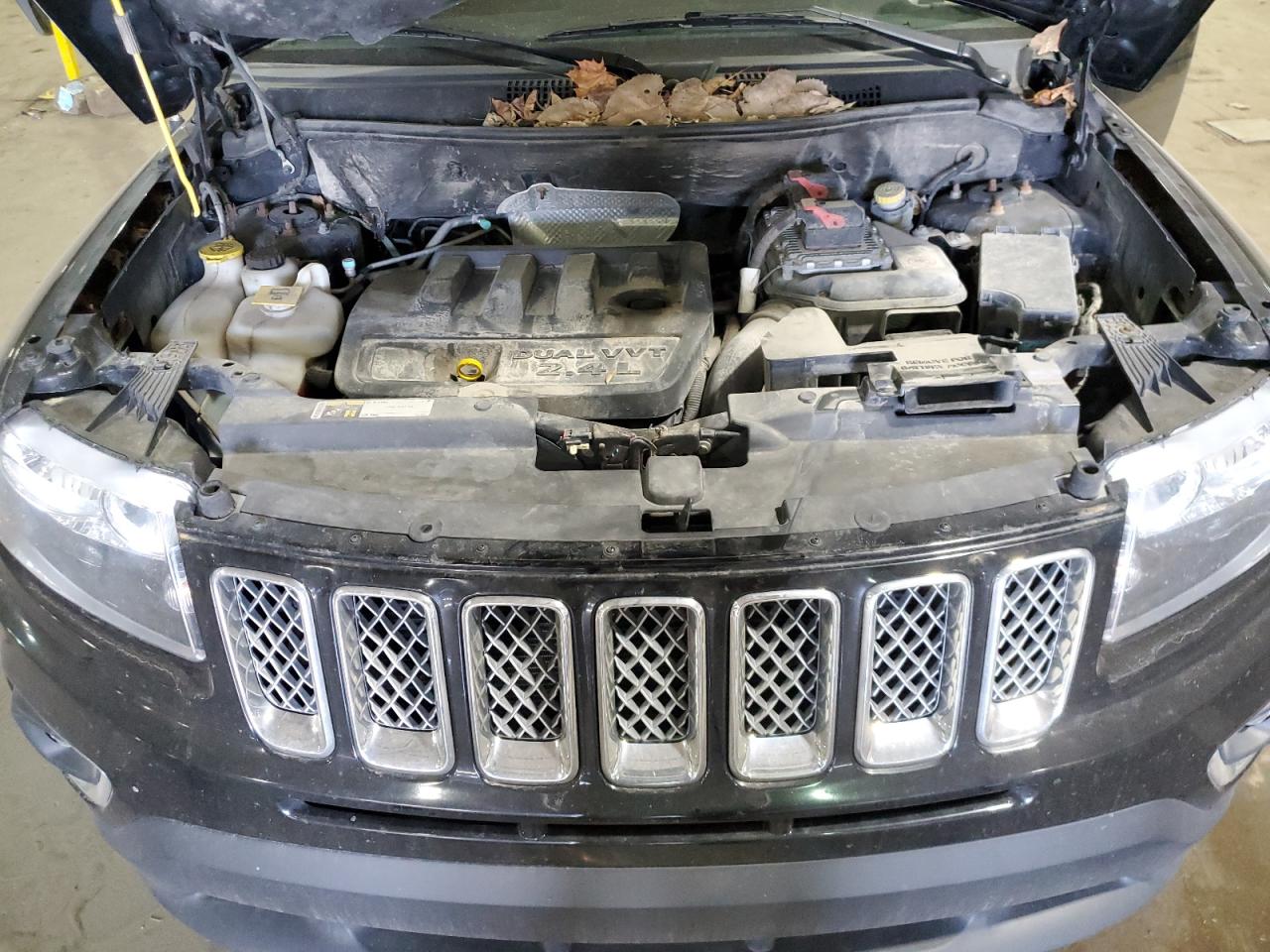 2016 Jeep Compass - Image 12
