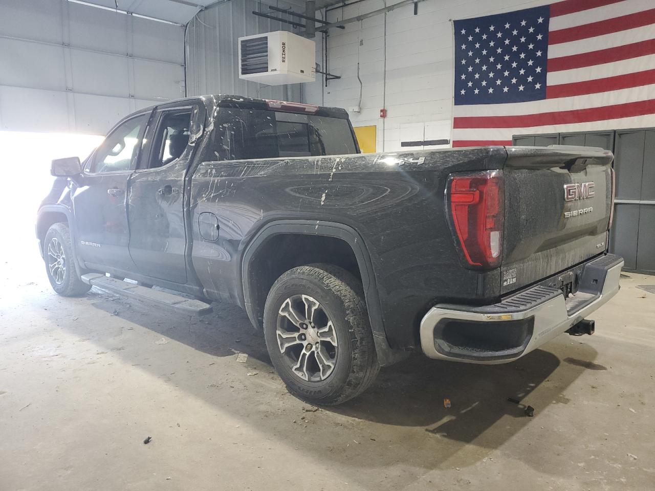 2019 GMC Sierra - Image 2