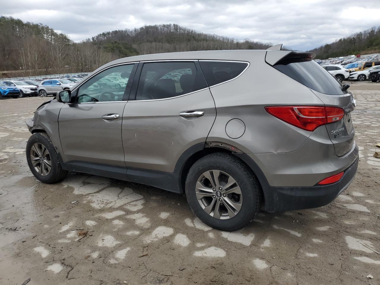 2016 Hyundai Santa Fe - Image 2