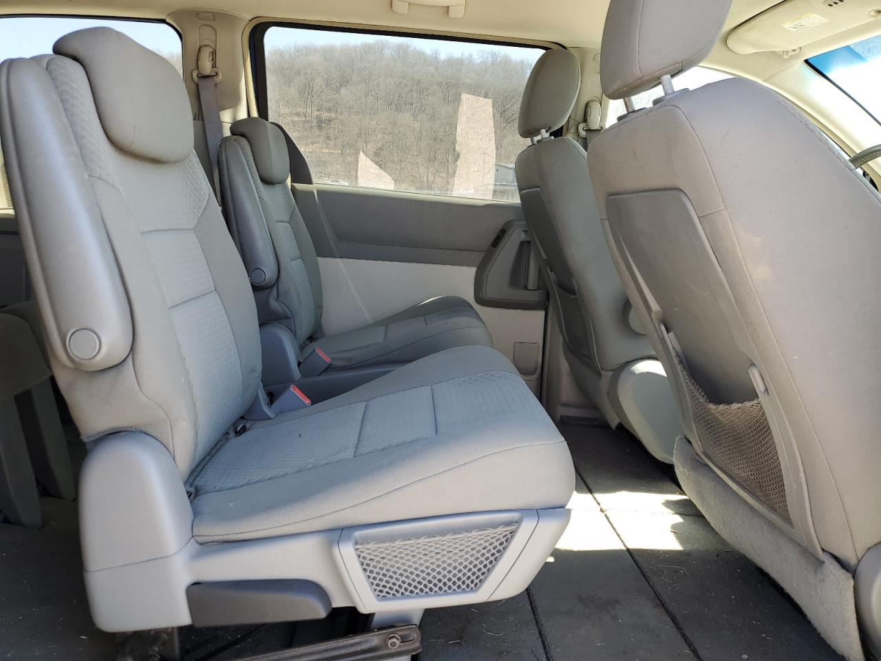 2010 Dodge Caravan - Image 11