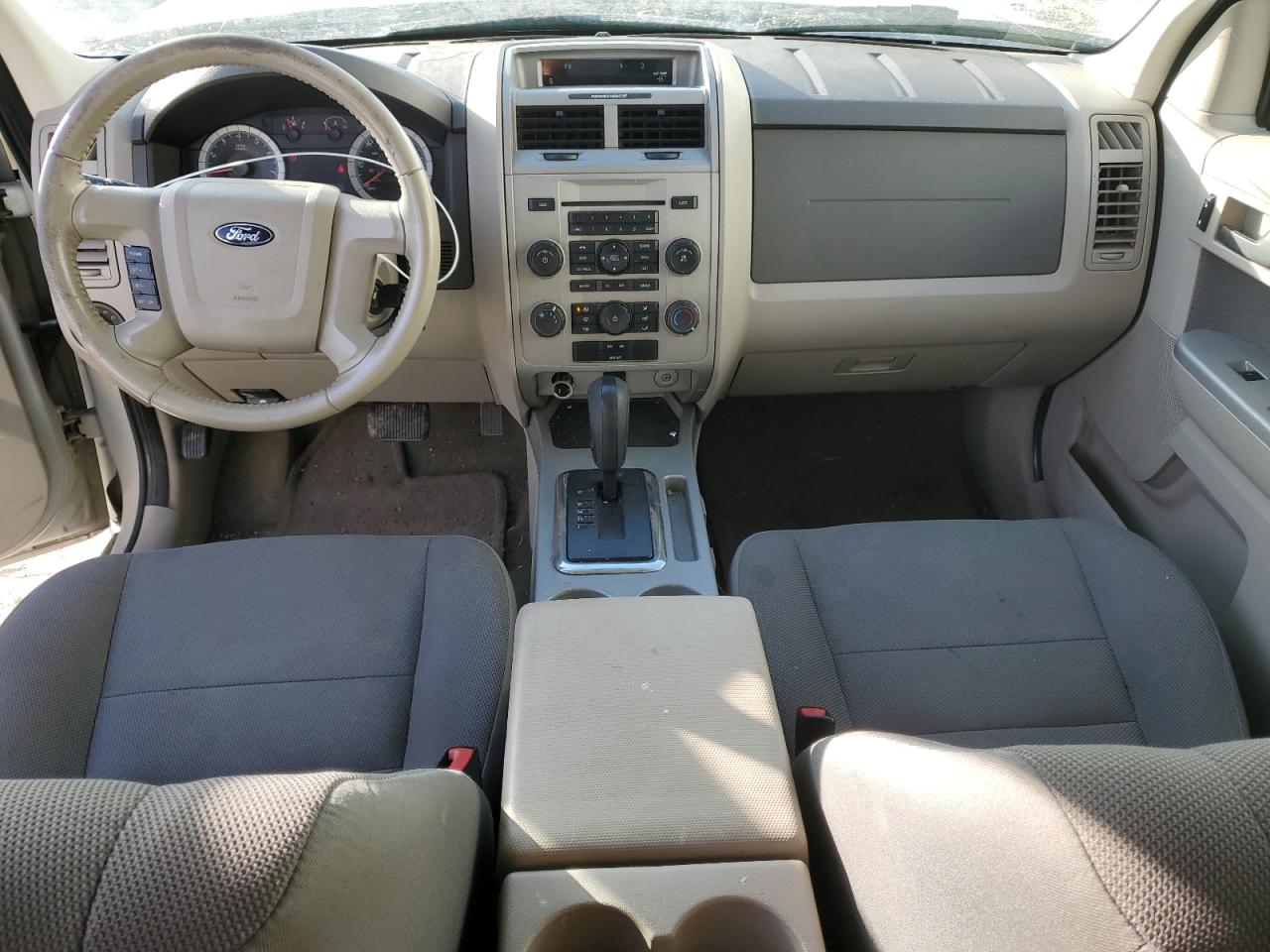 2009 Ford Escape - Image 8