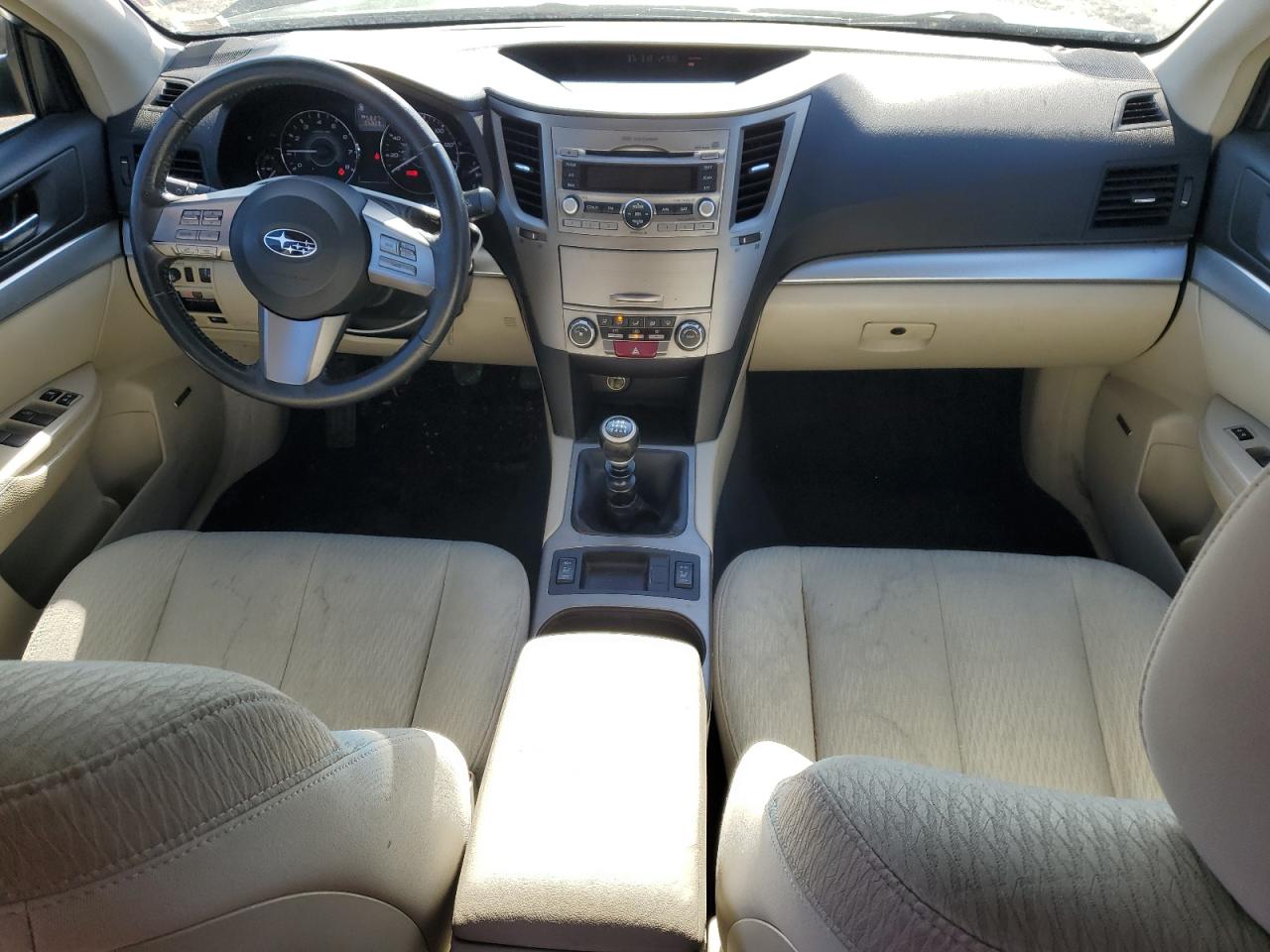 2010 Subaru Outback - Image 8