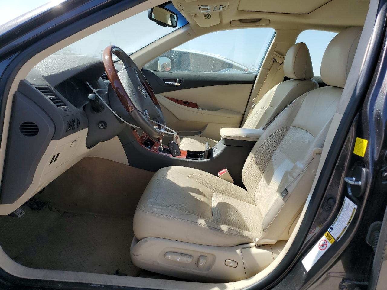 2011 Lexus ES - Image 7