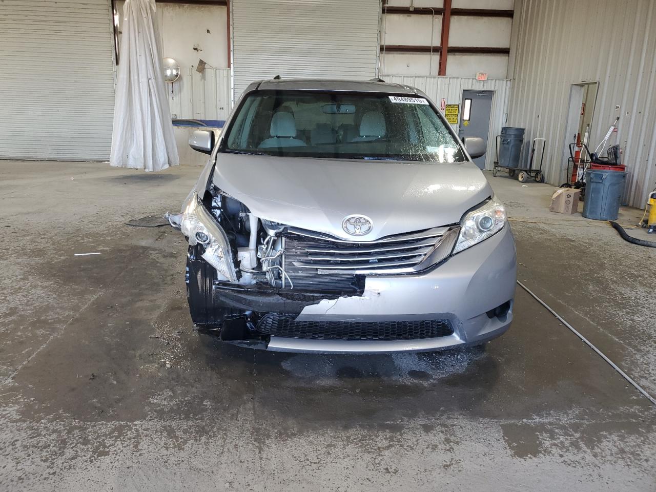 2015 Toyota Sienna - Image 5