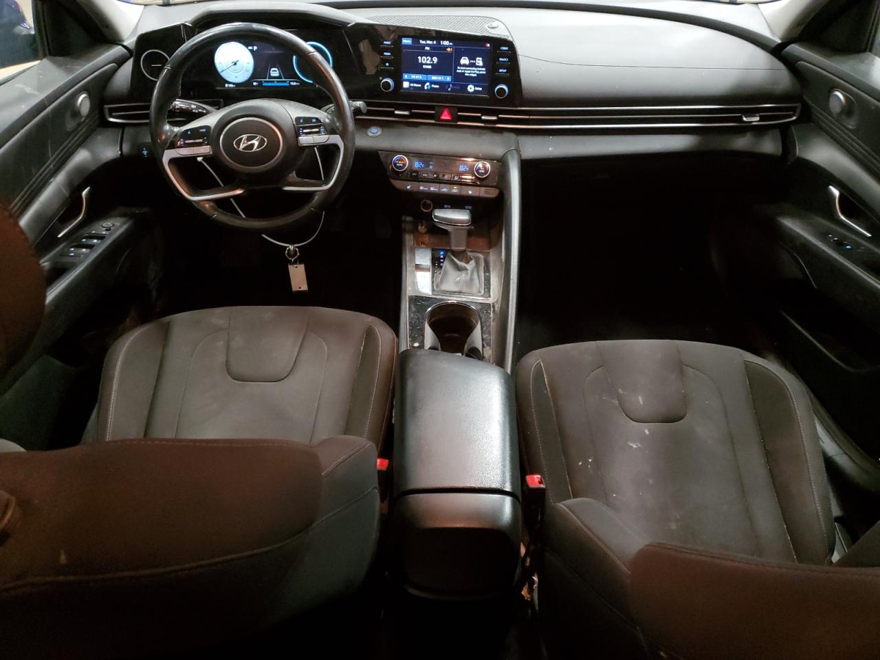2021 Hyundai Elantra - Image 8
