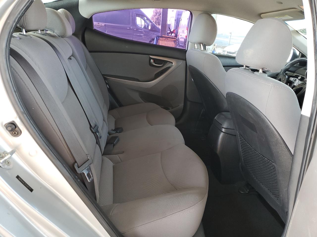 2014 Hyundai Elantra - Image 10