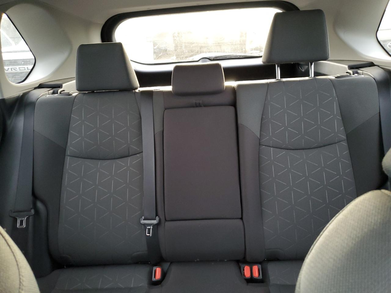 2022 Toyota RAV 4 - Image 10