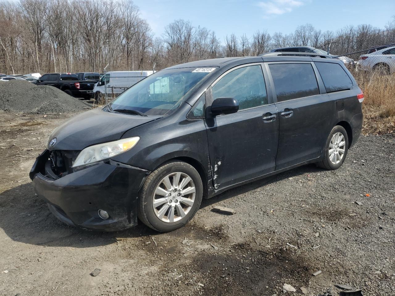 2012 Toyota Sienna - Image 1
