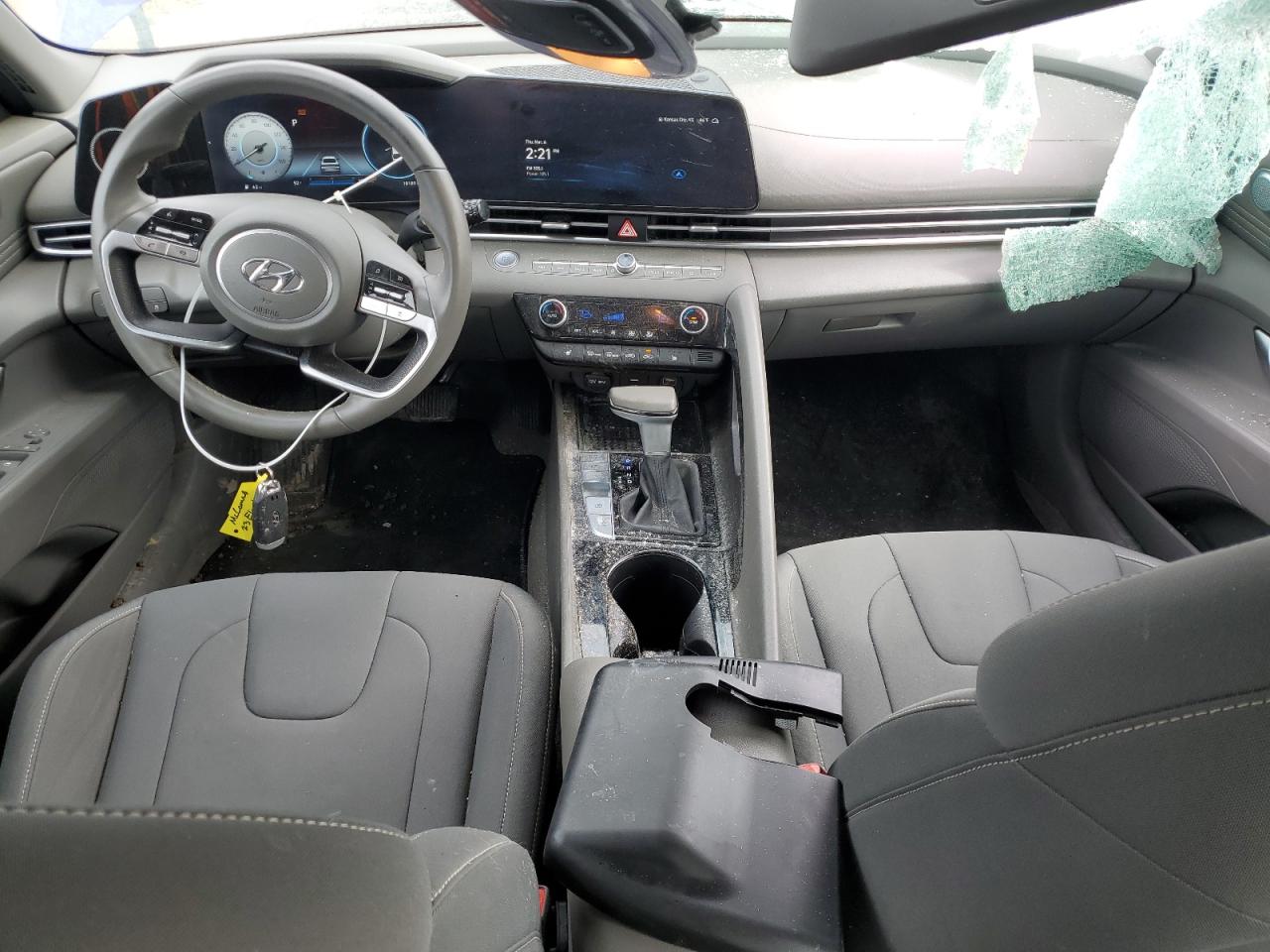 2023 Hyundai Elantra - Image 8