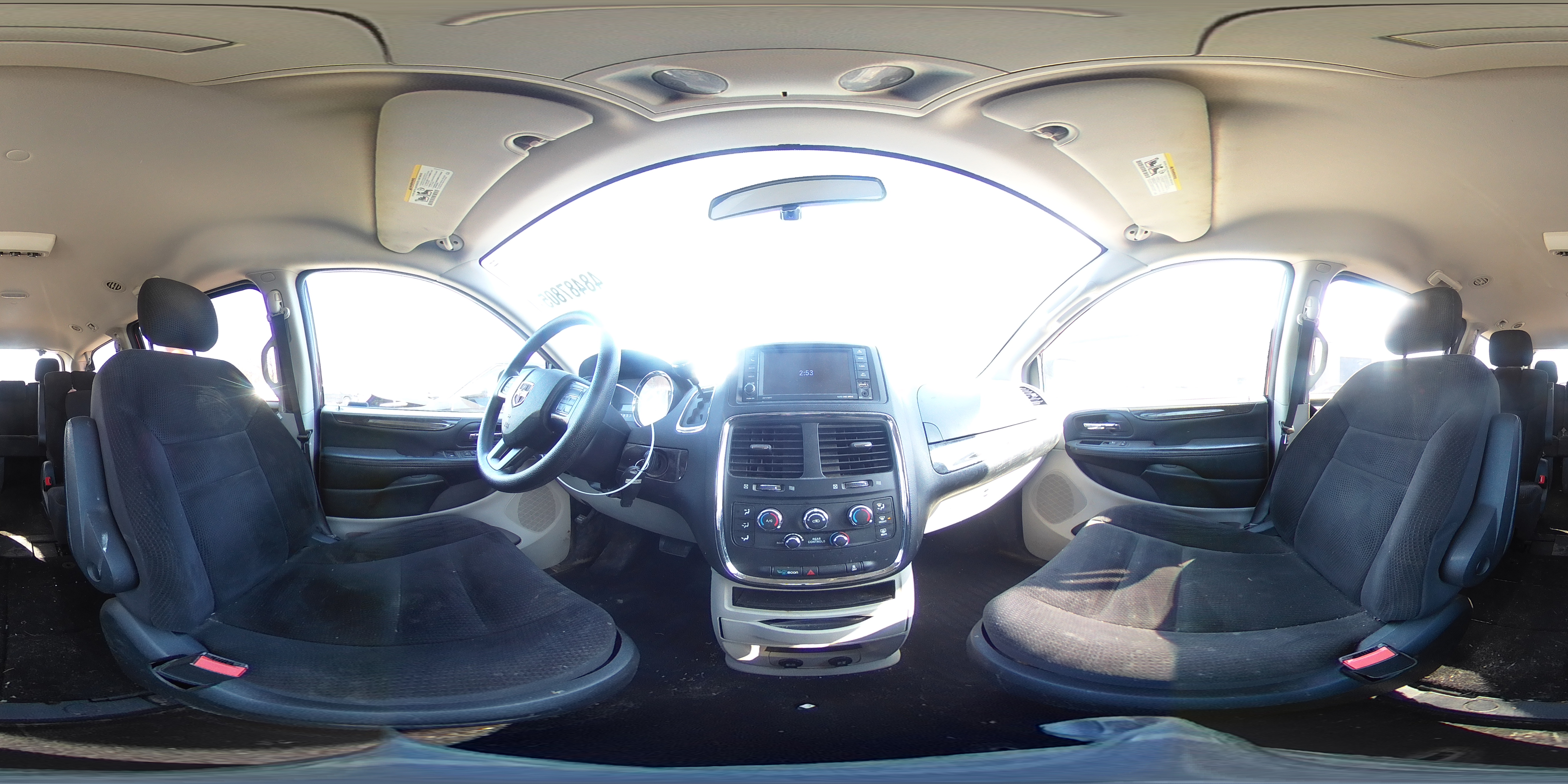 2018 Dodge Caravan - Image 17
