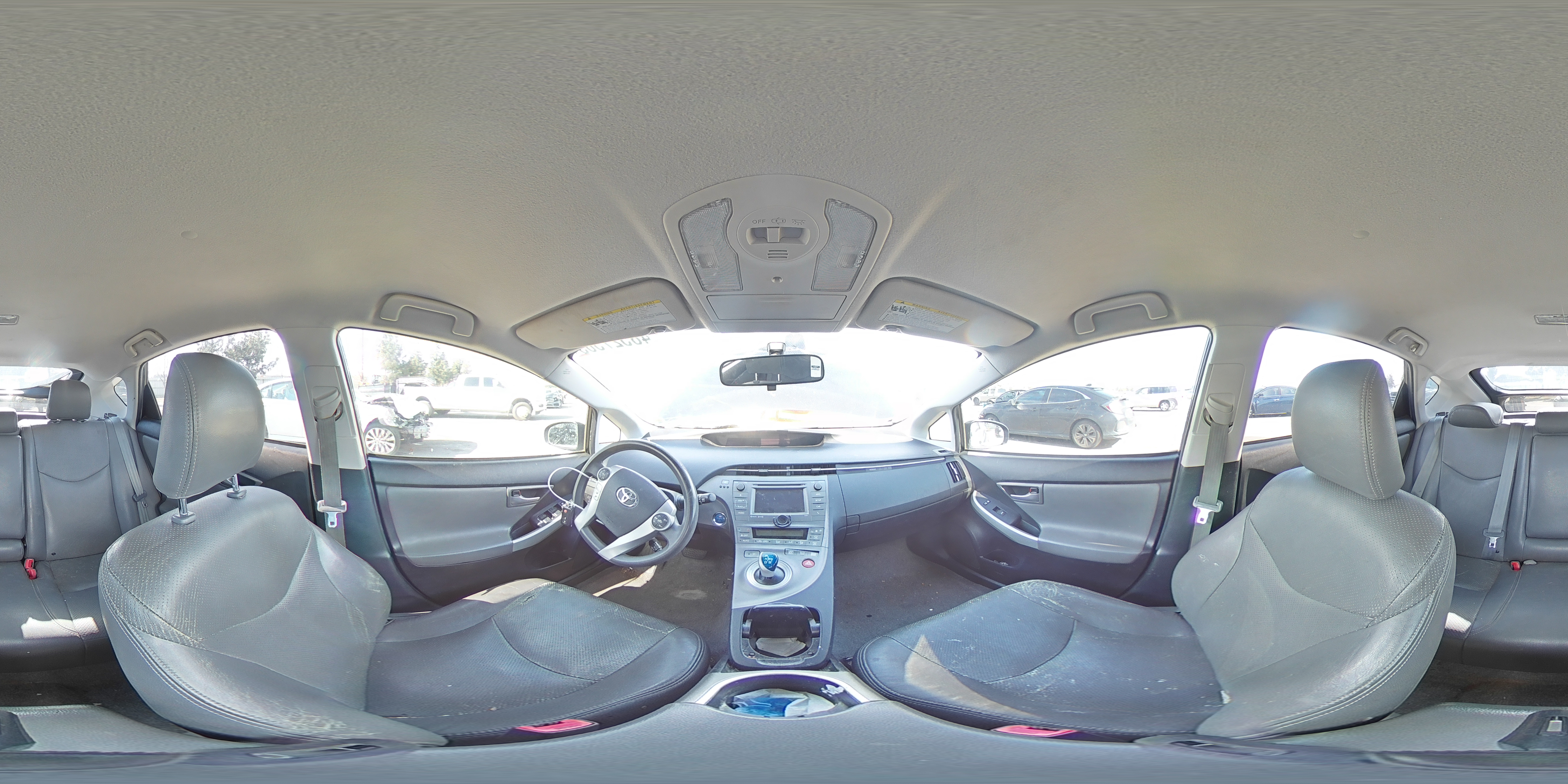 2013 Toyota Prius - Image 12