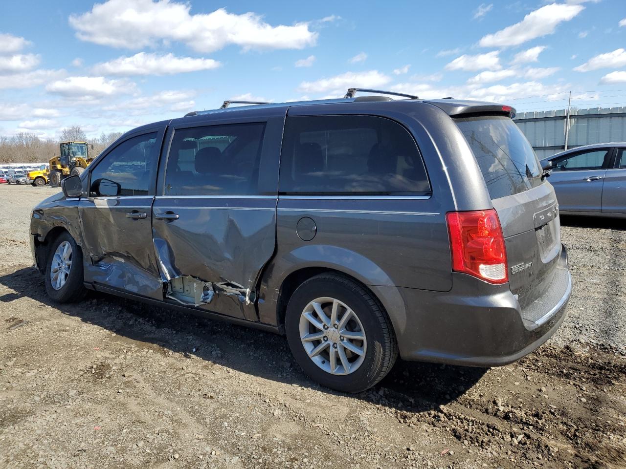 2019 Dodge Caravan - Image 2