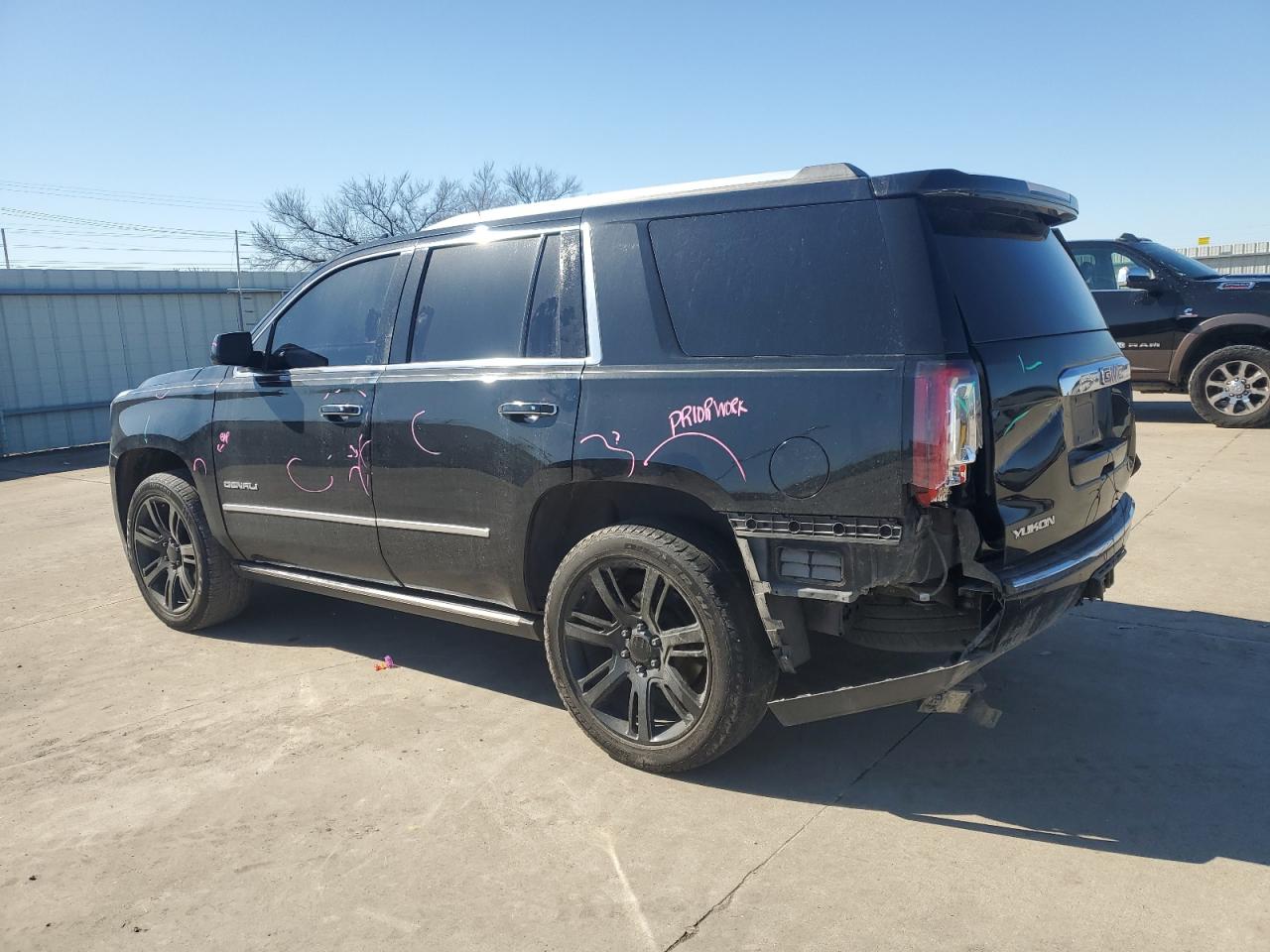 2016 GMC Yukon - Image 2