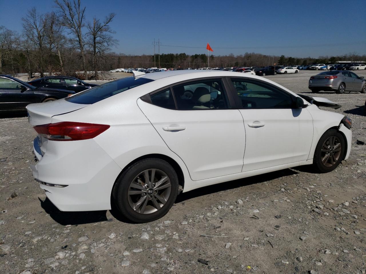 2018 Hyundai Elantra - Image 3