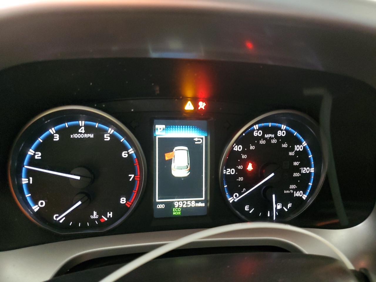 JTMZFREV9HJ112400 TOYOTA RAV4 2017