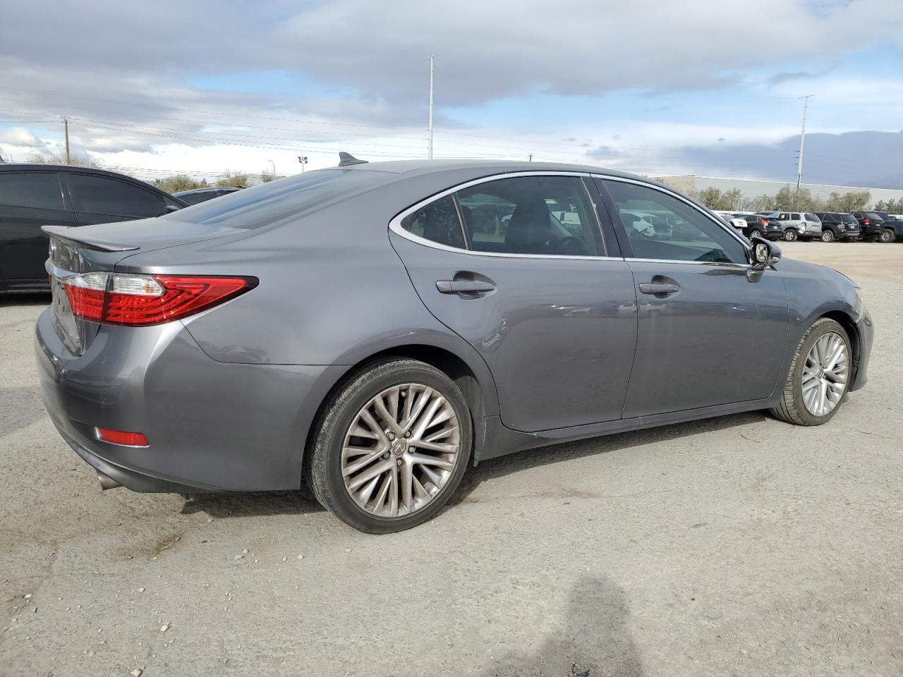 2014 Lexus ES - Image 3
