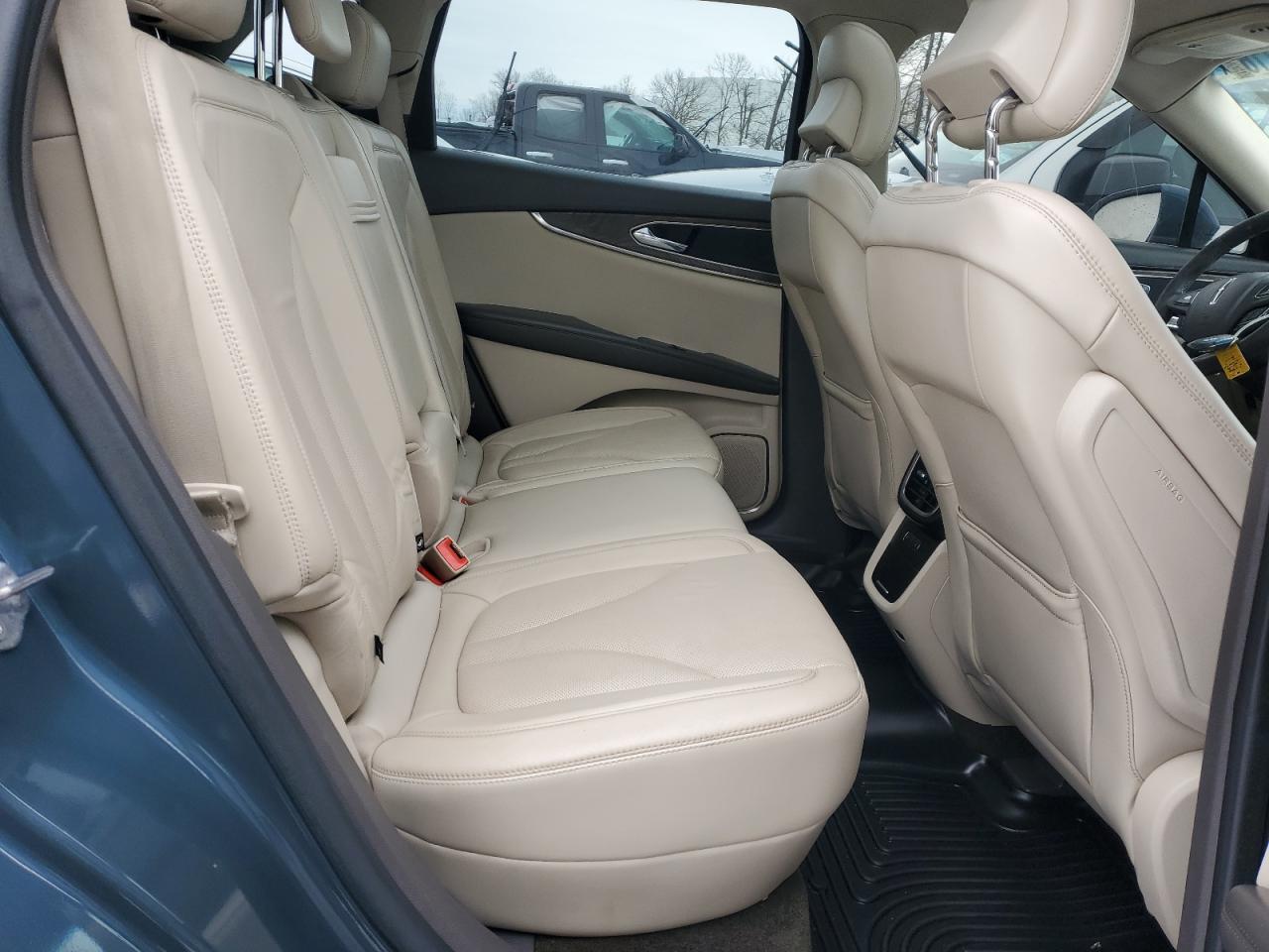 2016 Lincoln MKX - Image 11