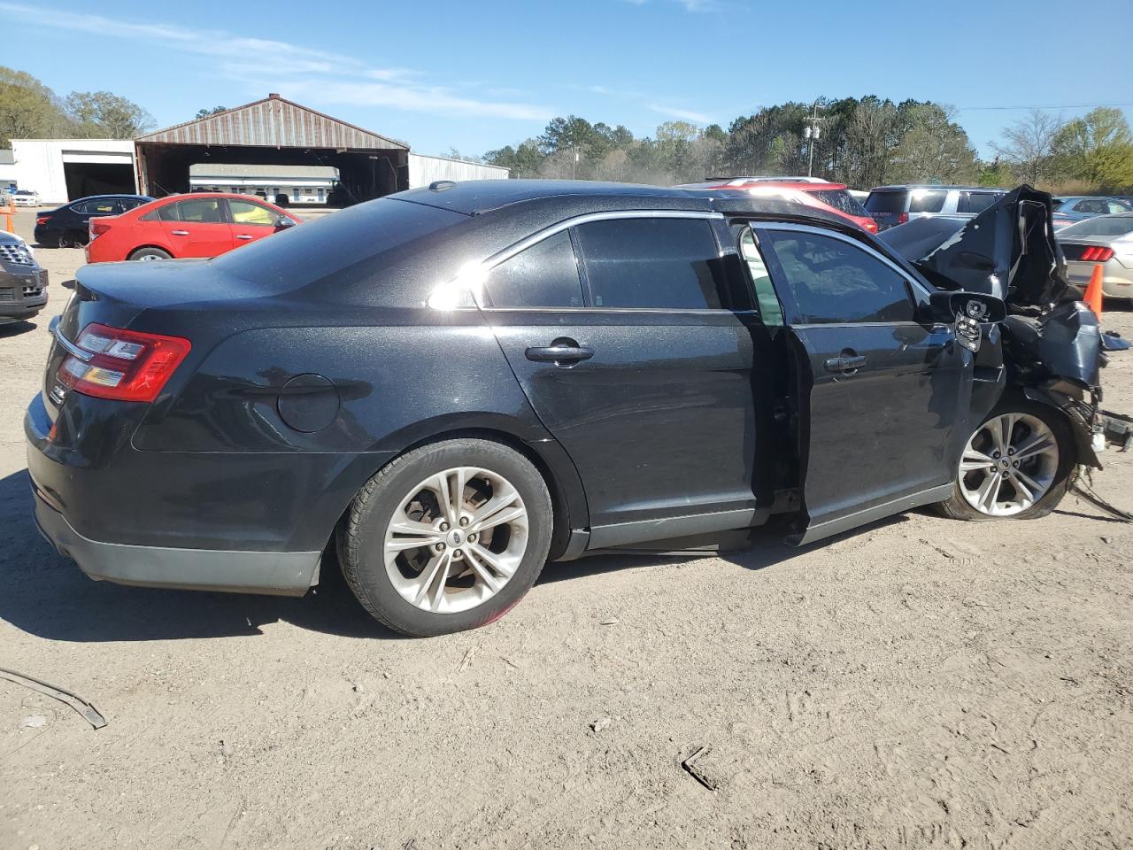 2015 Ford Taurus - Image 3