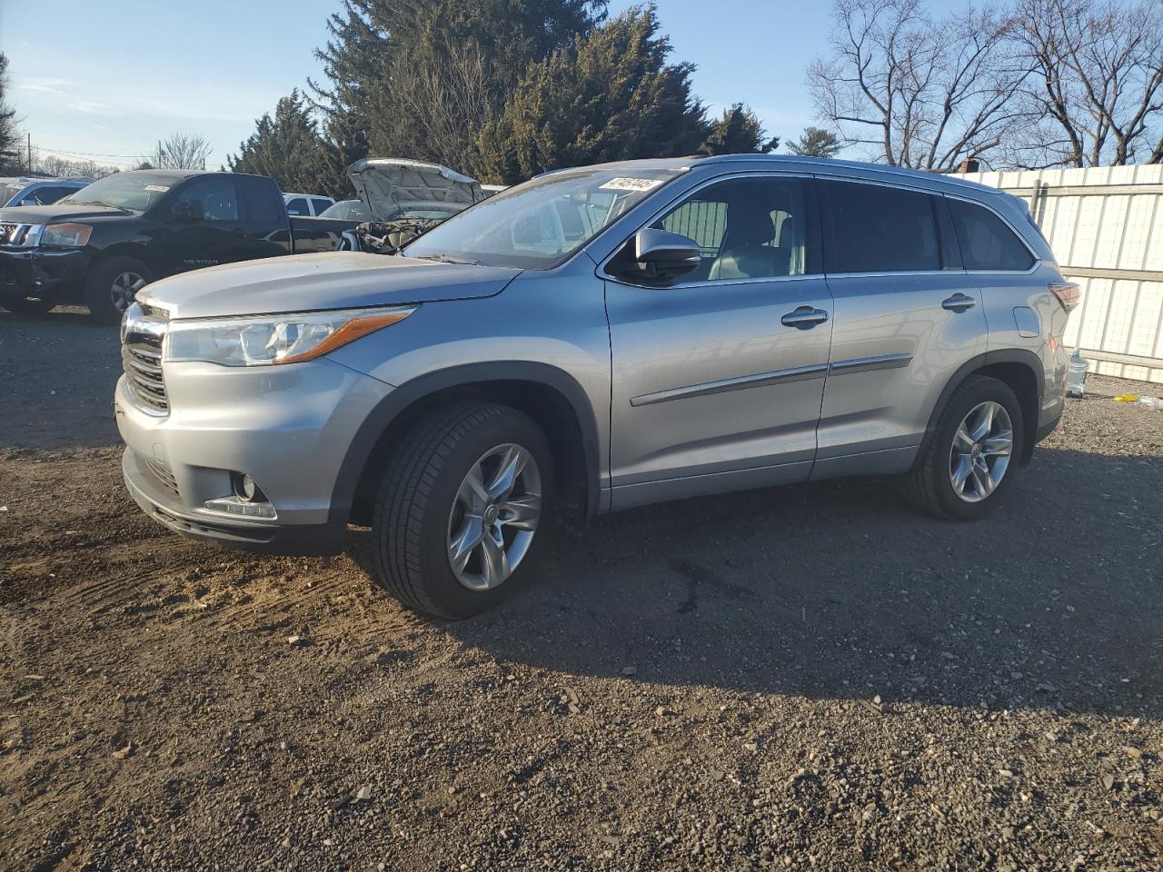 2015 Toyota Highlander - Image 1