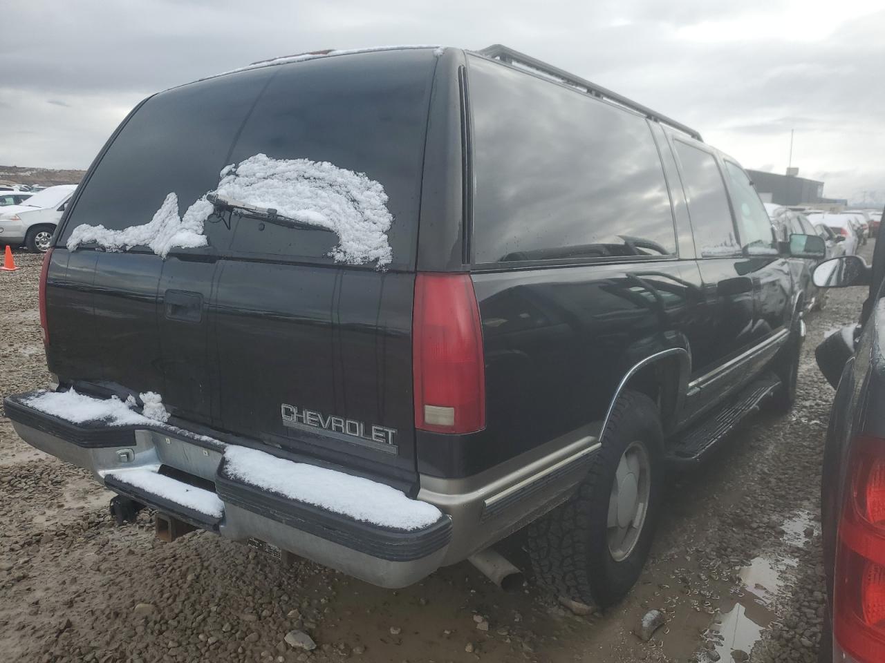 1997 Chevrolet Suburban - Image 3