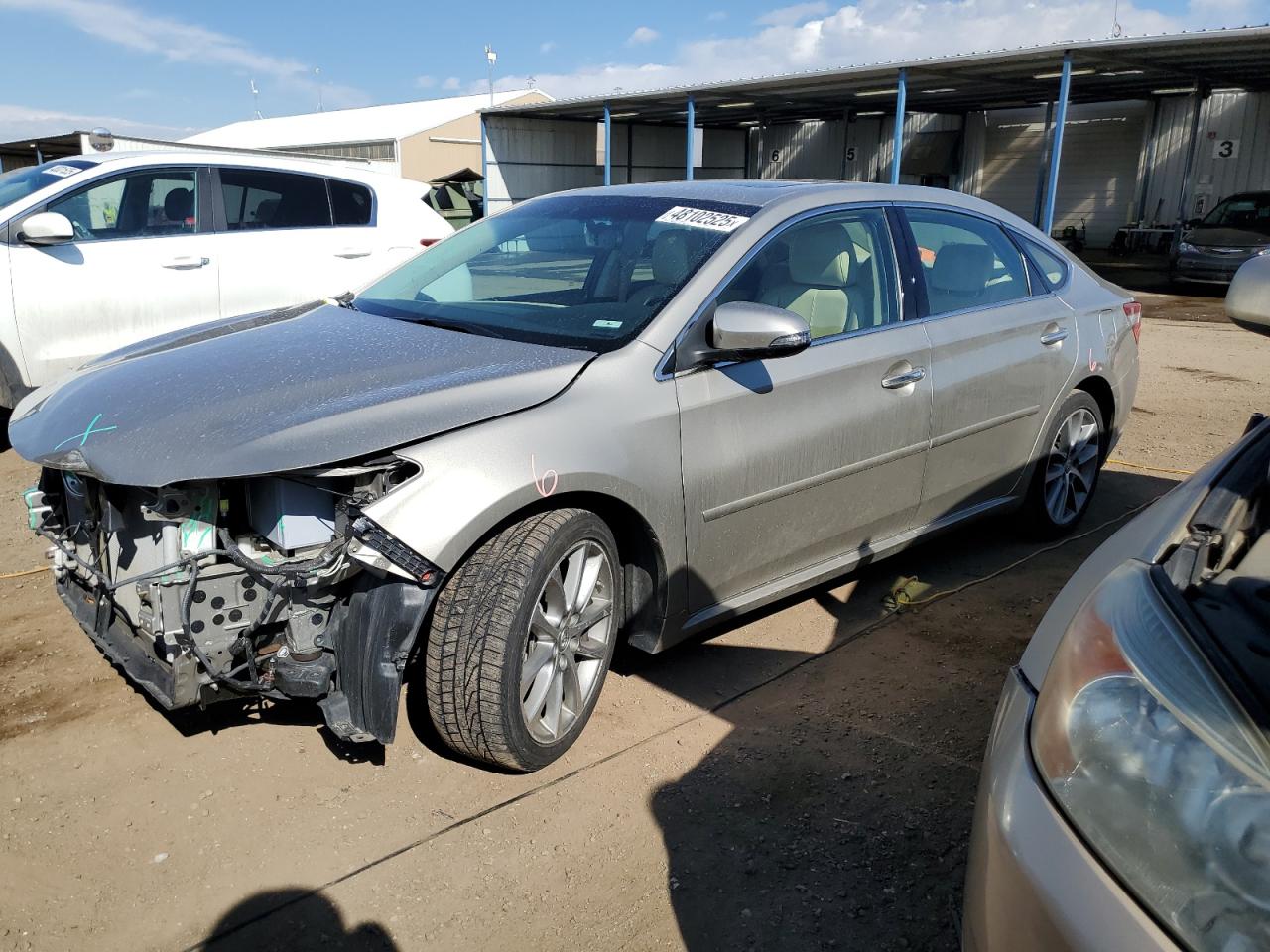 2014 Toyota Avalon - Image 1