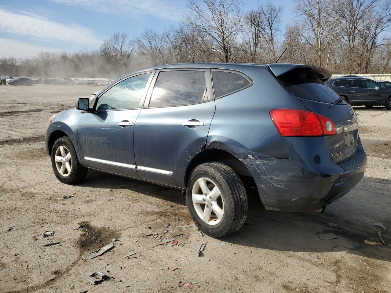 2013 Nissan Rogue - Image 2