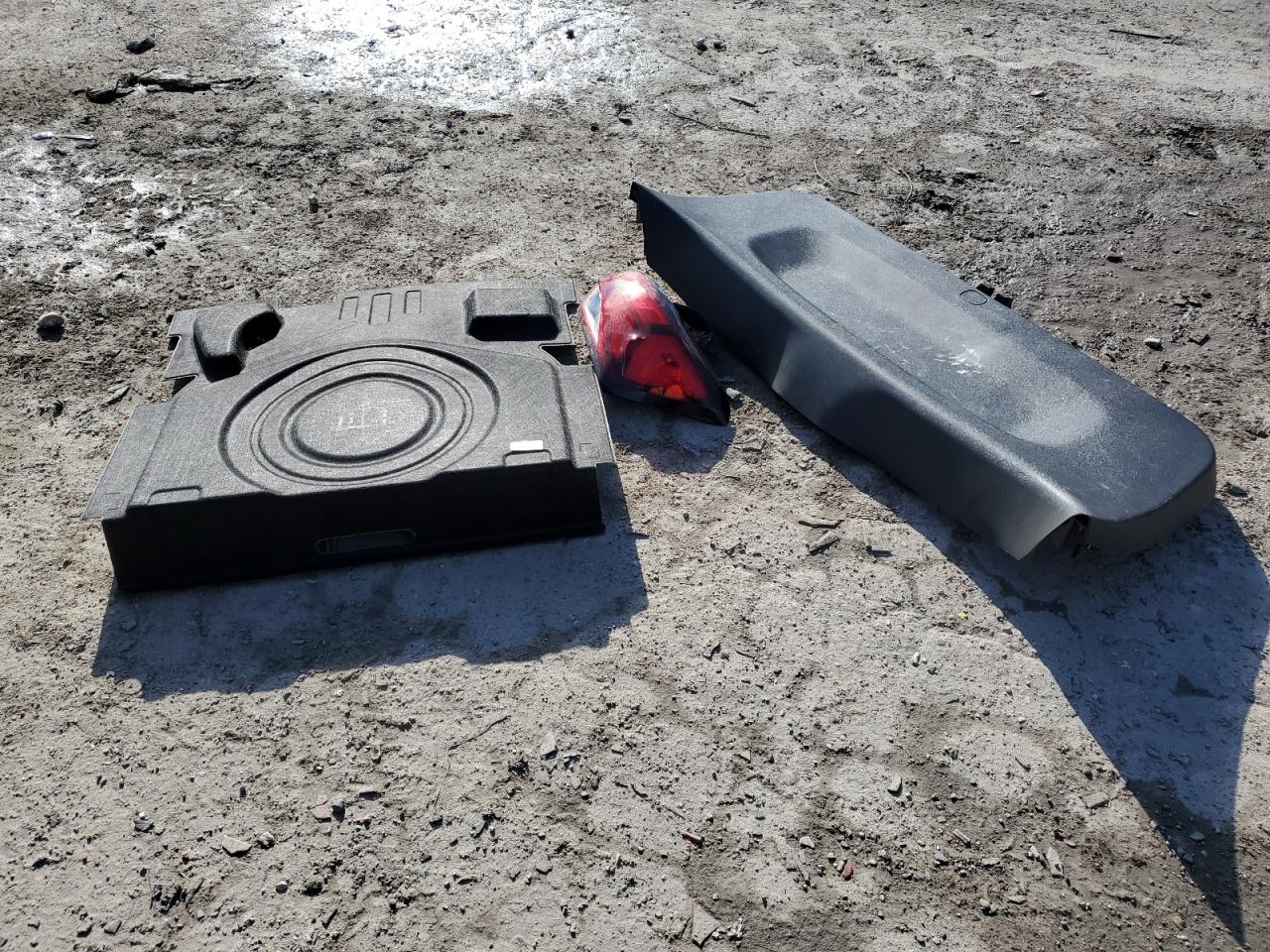 2022 Chevrolet Equinox - Image 13