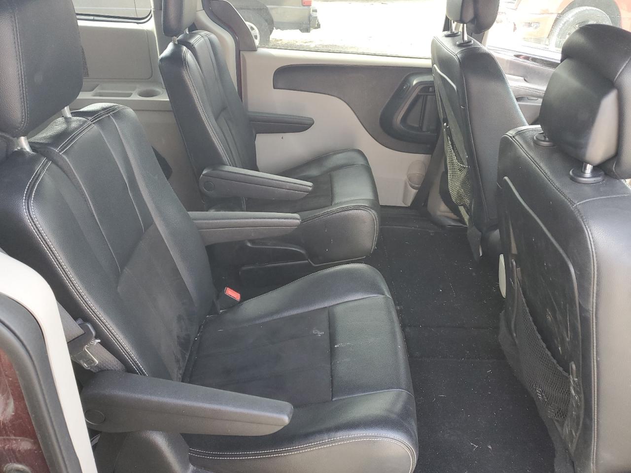 2019 Dodge Caravan - Image 11
