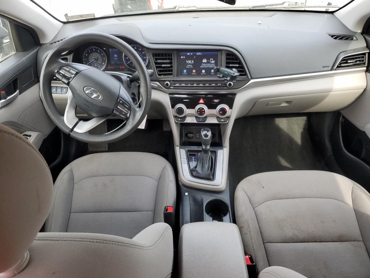 2019 Hyundai Elantra - Image 8