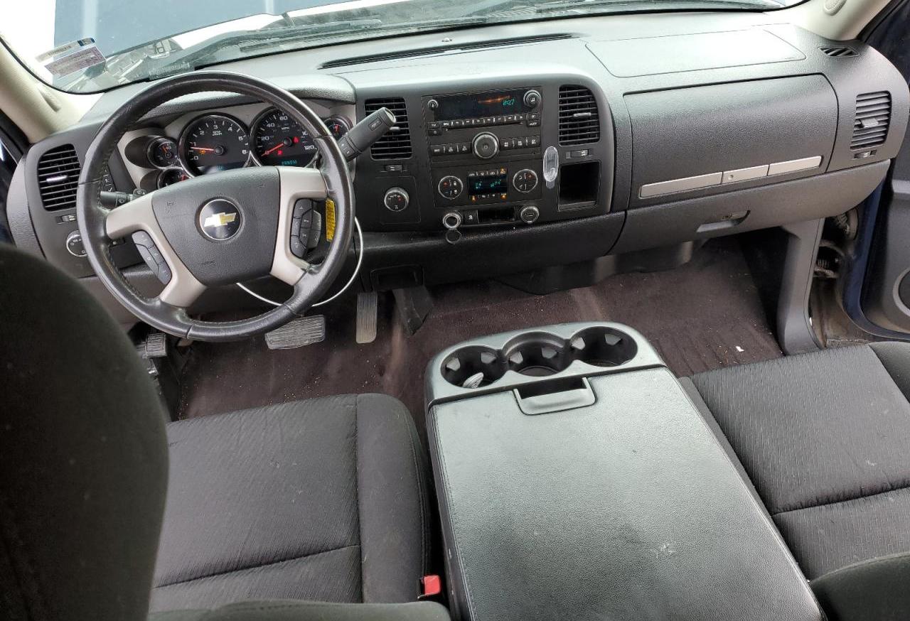 2011 Chevrolet Silverado - Image 8