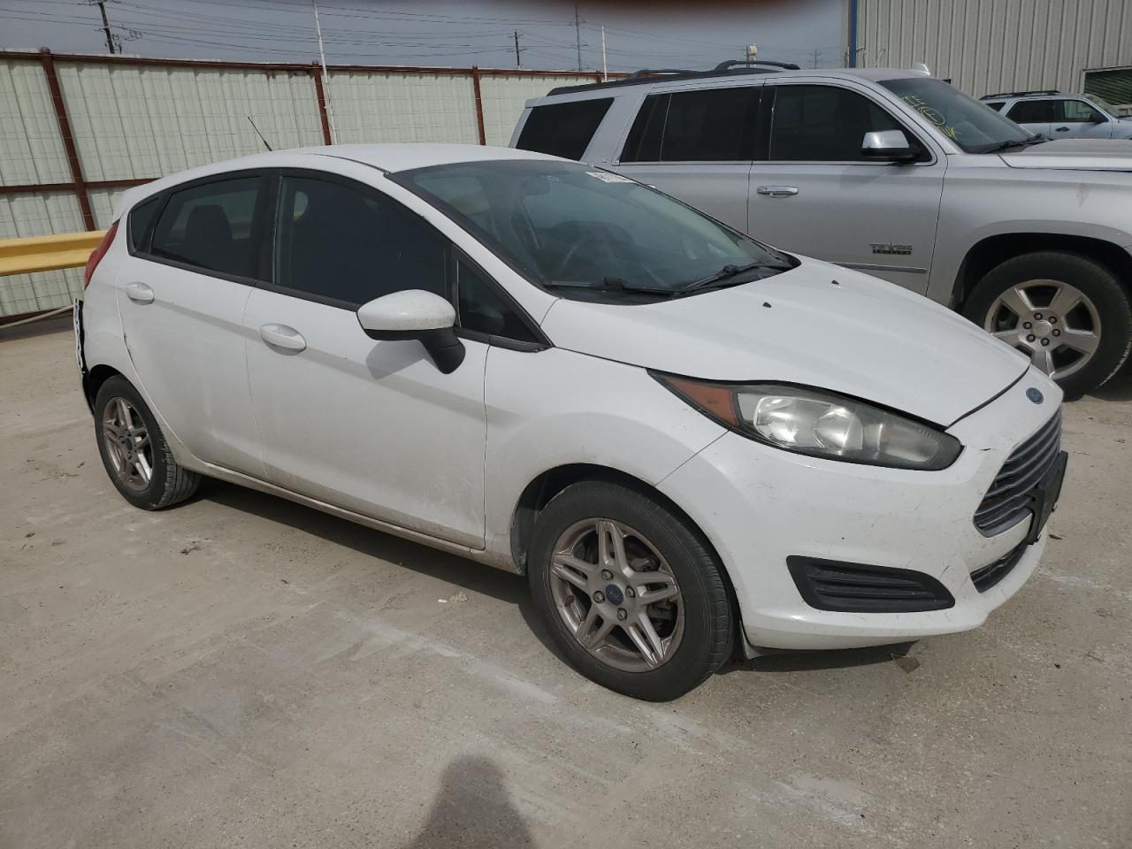 2017 Ford Fiesta - Image 4