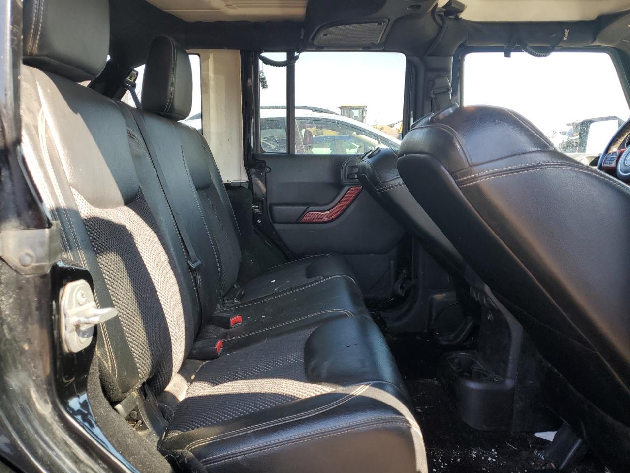 2015 Jeep Wrangler - Image 11