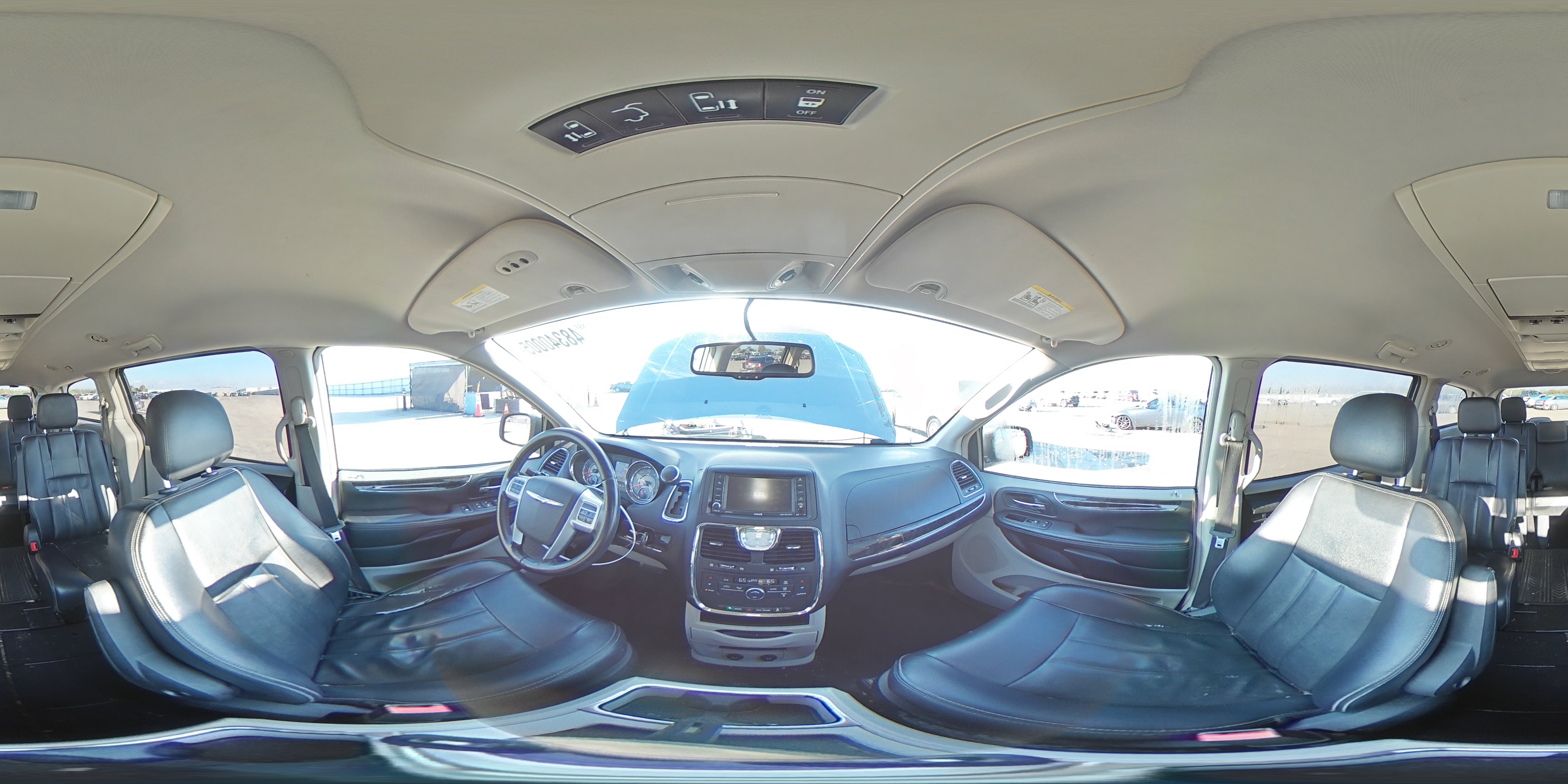 2013 Chrysler Town & Country - Image 13