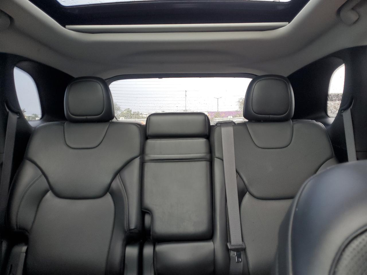 2019 Jeep Grand Cherokee - Image 10