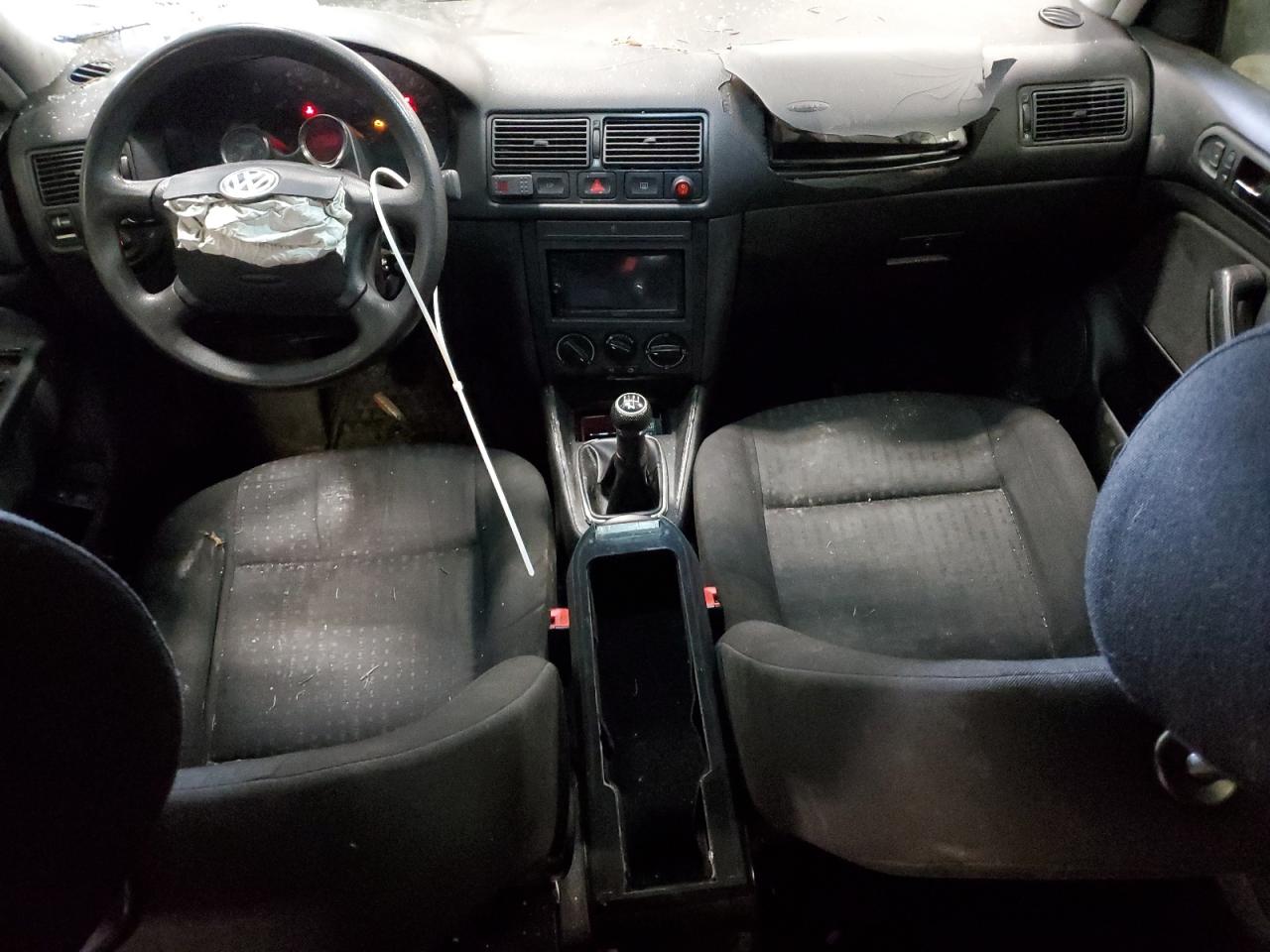 2004 Volkswagen Golf - Image 8