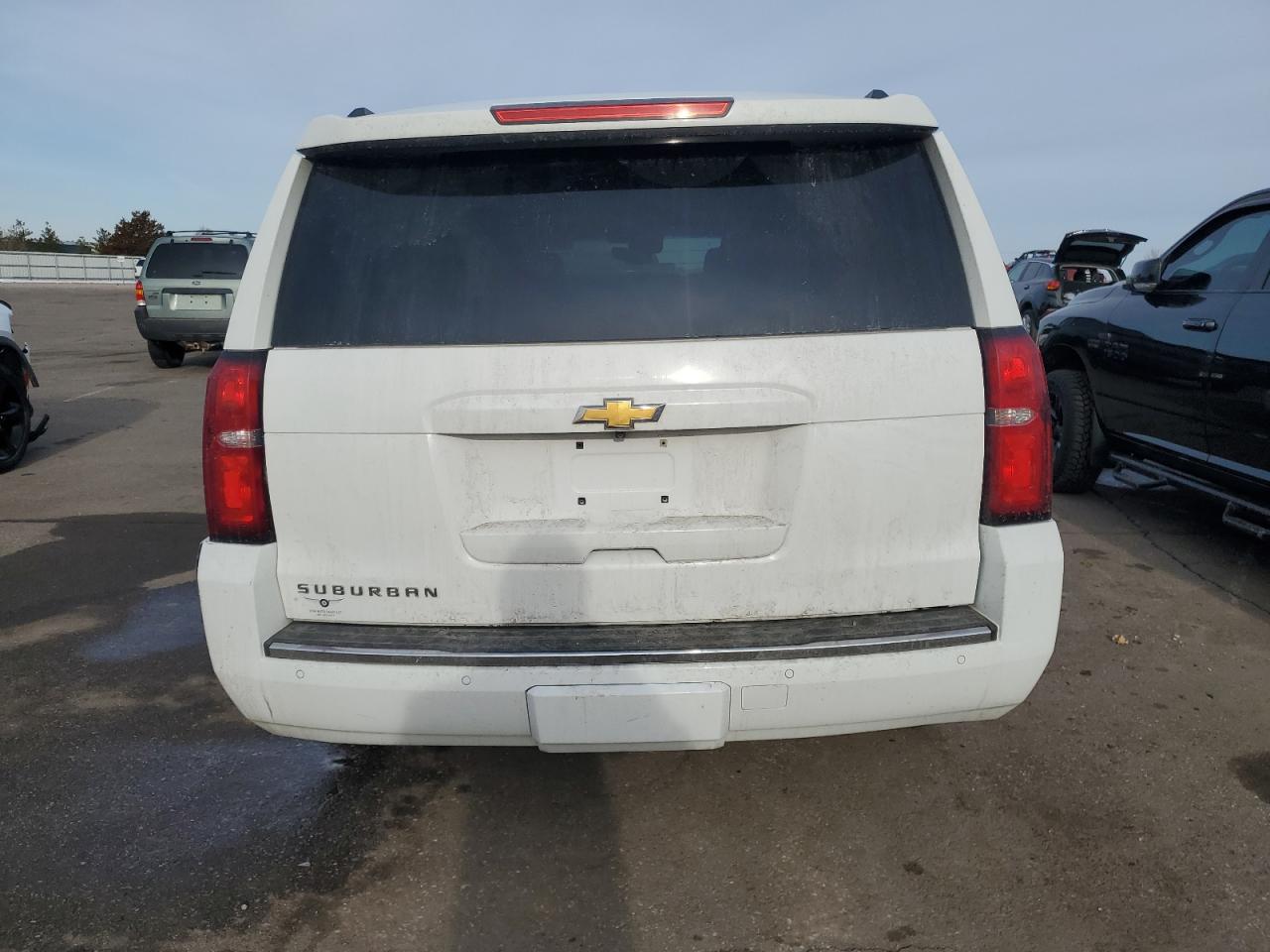 2015 Chevrolet Suburban - Image 6