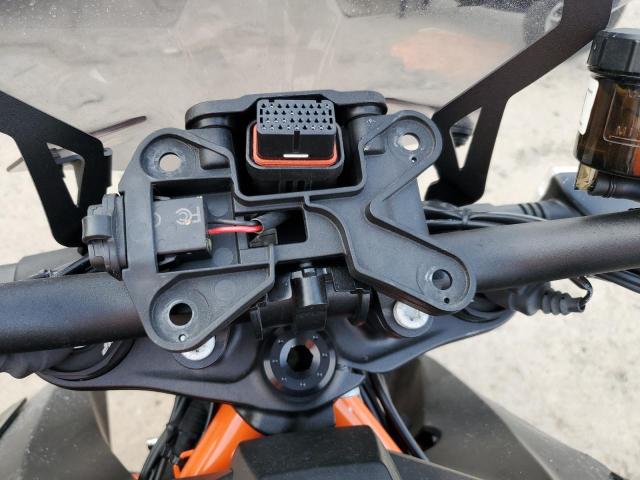 2022 KTM 1290 SUPER DUKE R